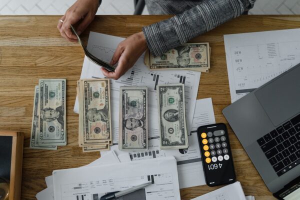 100 Useful financial prompts